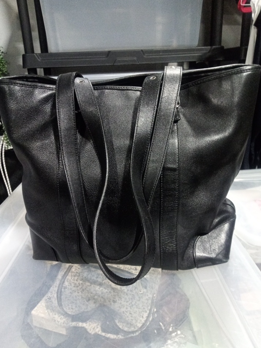 Coach Hampton Shopper - Picture 2 of 5